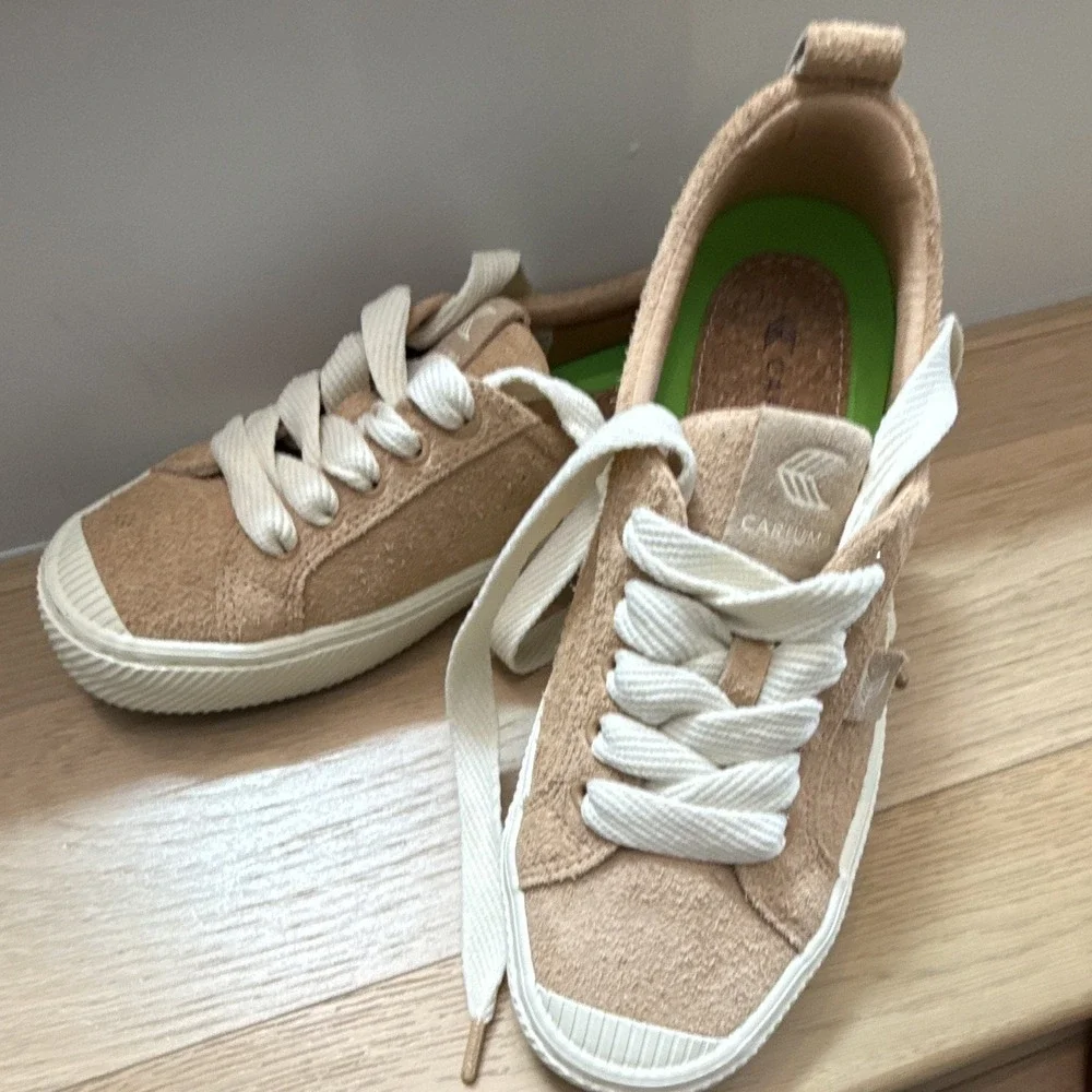 Cariuma Beige Suede Low Top Lace-Up Sneakers 100117N34W070
